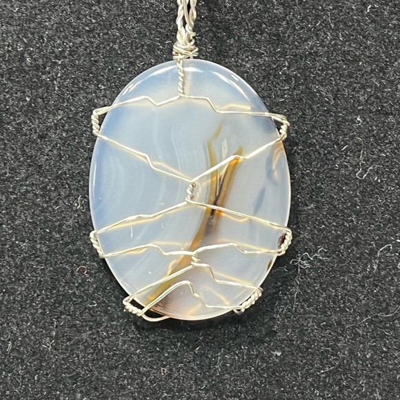 Yellowstone Montana Agate wire wrap pendant - Picture 8 of 13